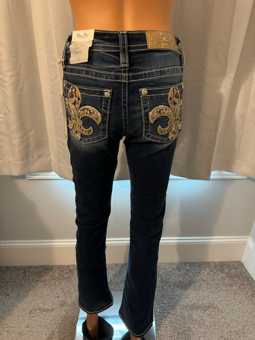 Cool Miss Me size 25 embellished blue mid rise boot cut denim jeans new